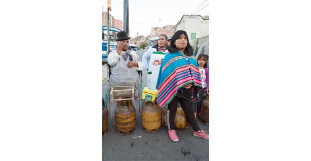 Bloqueo de mujeres exigiendo gas. La Paz, Bolivia. Foto: Gerardo Magallón