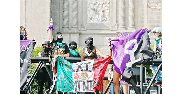 México feminicida, marcha #8M, Ciudad de México, 2020. Foto: Mario Olarte