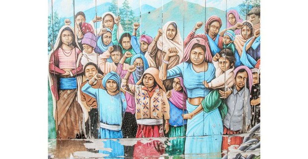 Mujeres de Guatemala en un mural callejero de The Mission, San Francisco, California. Foto: Hermann Bellinghausen