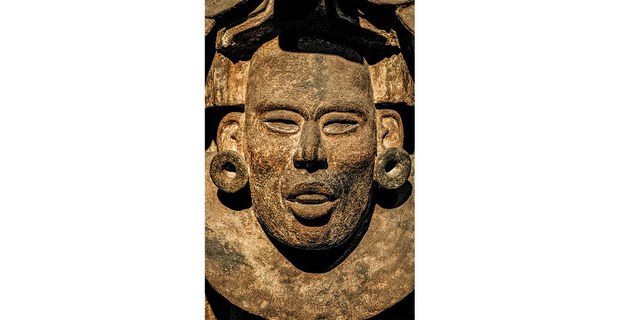 Urna zapoteca. Museo  Nacional de Antropología  e Historia, CDMX.  Foto: Mario Olarte