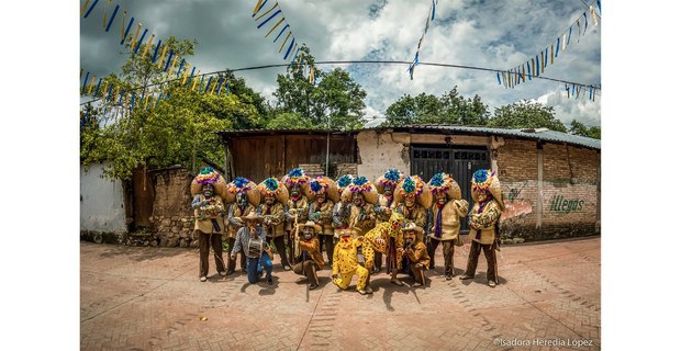 Danzantes para la fiesta de Santa Ana en Mochistlán, Guerrero, 2024. Foto: Isadora Heredia López