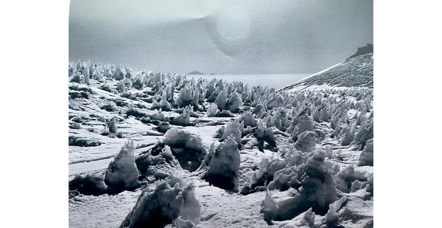 “Los Penitentes” en el glaciar de la Barriga en él Iztacíhuatl, alrededor de 1953. Foto: Fernando Lipkau “La Araña”