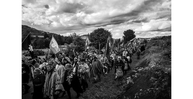 Más de 4 mil mapuche de todas las edades y regiones llegaron hasta Temucuicui para despedir a Camilo Catrillanca, un joven dirigente mapuche que fue baleado por carabineros, Ercilla, Región de la Araucanía, Chile, 17 de noviembre de 2018. Foto: Pablo E. Poviano
