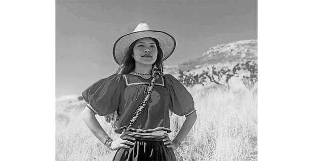 Joven promotora del proceso en el Cerro del Padre (Makwipa), Zacatecas