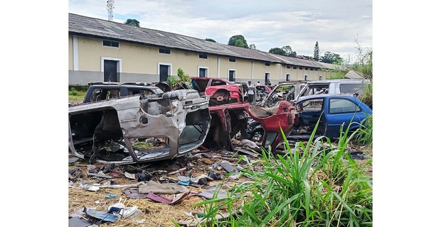 Cementerio de automóviles en Colombia. Foto: Jéssika Martínez