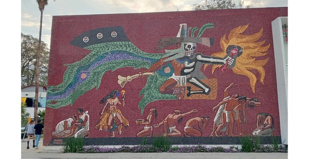La lucha entre la vida y la muerte. Mural de José Chávez Morado, 1954. Foto: Ojarasca