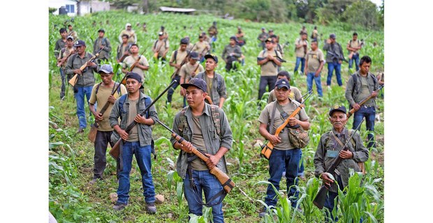 Desfile de autodefensas de Guerrero en Chilapa, 24 enero de 2020. Foto: Salvador Cisneros