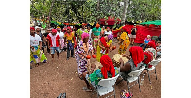 Campamento garífuna Viva Berta en Cayos Cochinos, Honduras, 2026. Fotos: Luis Enrique Aguilar